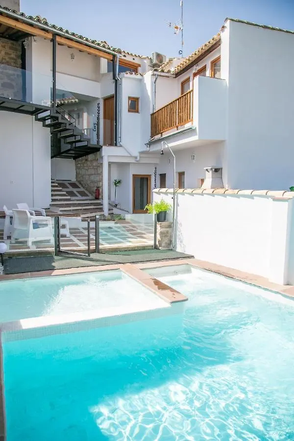 Apartamentos Turisticos La Casa Vieja 萨比奥特 公寓式酒店