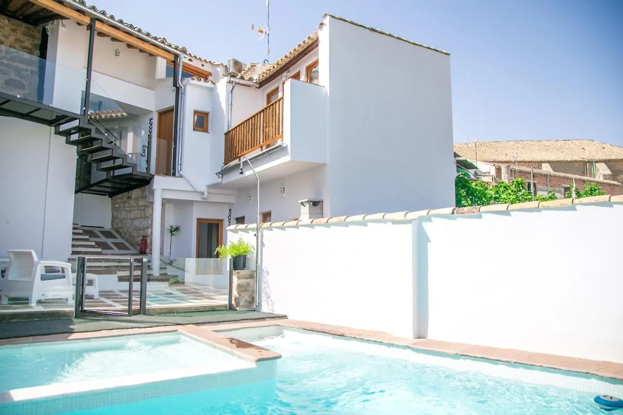 Apartamentos Turisticos La Casa Vieja Sabiote Aparthotel