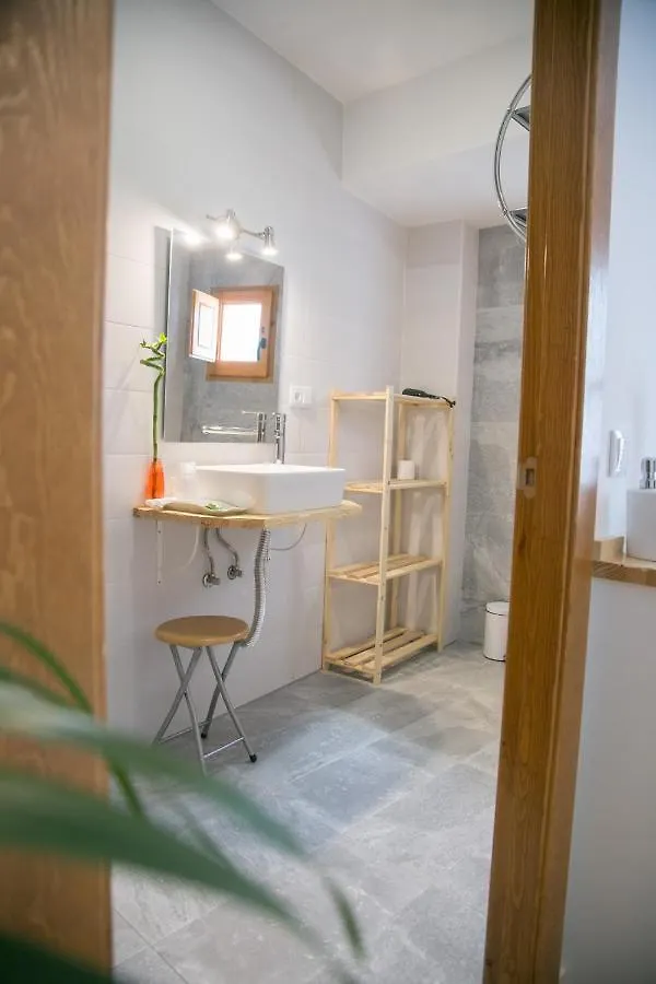 Apartamentos Turisticos La Casa Vieja 萨比奥特
